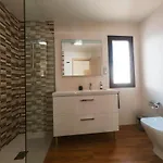 Villa James Villa *