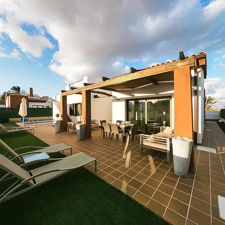 Villa Villa James